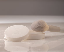 Load image into Gallery viewer, Snow Fox 鬆鬆狐尾蜜粉掃 Fox Tail Loose Powder Brush