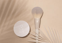 Load image into Gallery viewer, Snow Fox 鬆鬆狐尾蜜粉掃 Fox Tail Loose Powder Brush